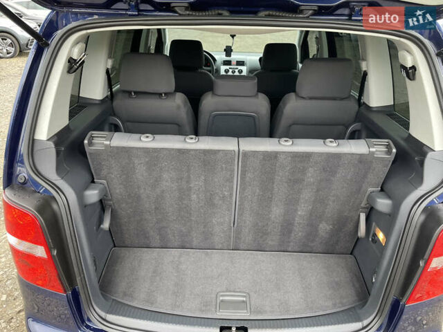 Синий Фольксваген Туран, объемом двигателя 1.6 л и пробегом 233 тыс. км за 6500 $, фото 31 на Automoto.ua