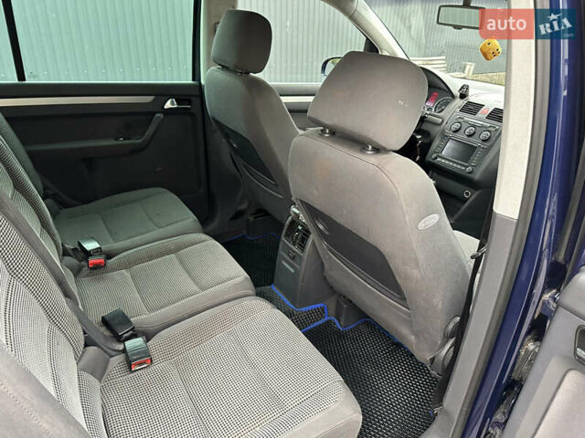 Синий Фольксваген Туран, объемом двигателя 2 л и пробегом 468 тыс. км за 3999 $, фото 20 на Automoto.ua