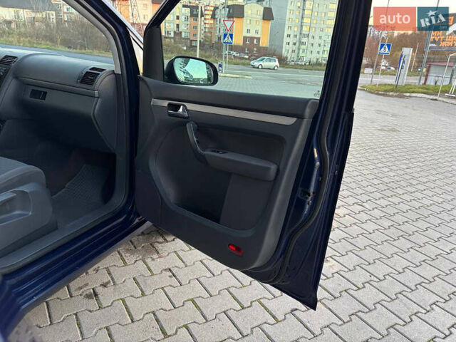 Синий Фольксваген Туран, объемом двигателя 1.6 л и пробегом 251 тыс. км за 6700 $, фото 34 на Automoto.ua