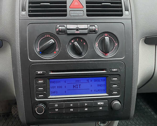 Синий Фольксваген Туран, объемом двигателя 1.6 л и пробегом 199 тыс. км за 6700 $, фото 18 на Automoto.ua