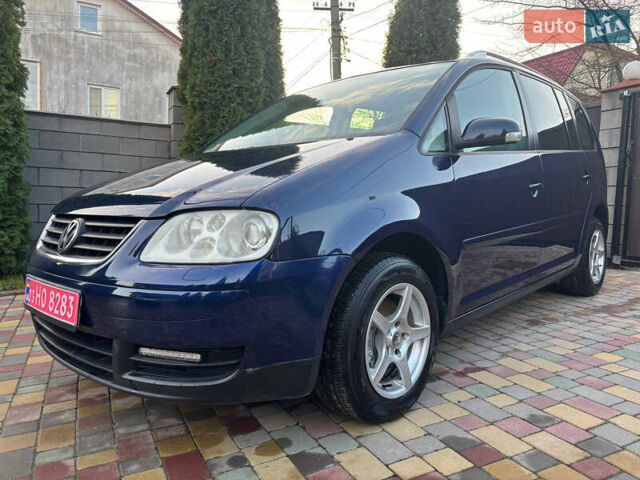 Синий Фольксваген Туран, объемом двигателя 1.6 л и пробегом 251 тыс. км за 6700 $, фото 4 на Automoto.ua
