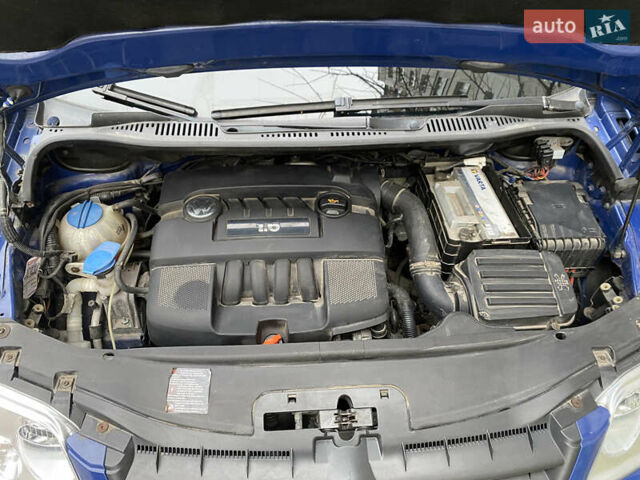 Синий Фольксваген Туран, объемом двигателя 1.6 л и пробегом 199 тыс. км за 6700 $, фото 6 на Automoto.ua