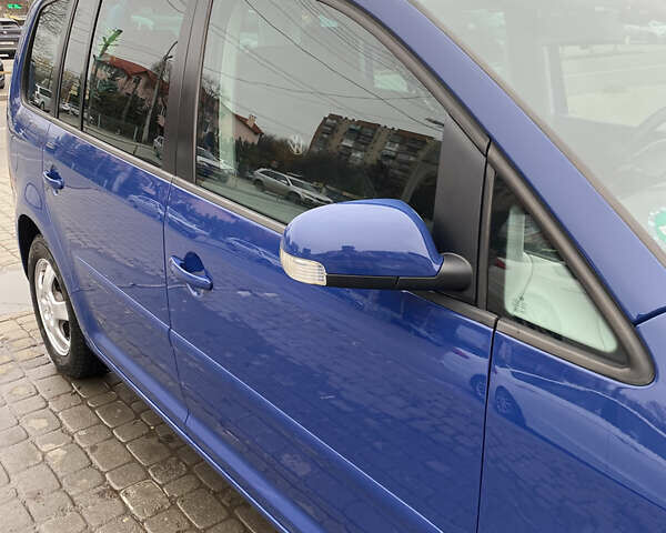 Синий Фольксваген Туран, объемом двигателя 1.6 л и пробегом 199 тыс. км за 6700 $, фото 29 на Automoto.ua