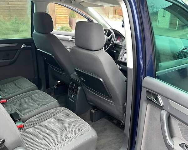 Синий Фольксваген Туран, объемом двигателя 1.6 л и пробегом 204 тыс. км за 6200 $, фото 18 на Automoto.ua