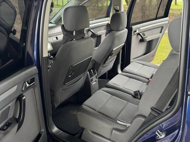 Синий Фольксваген Туран, объемом двигателя 1.6 л и пробегом 233 тыс. км за 4300 $, фото 5 на Automoto.ua