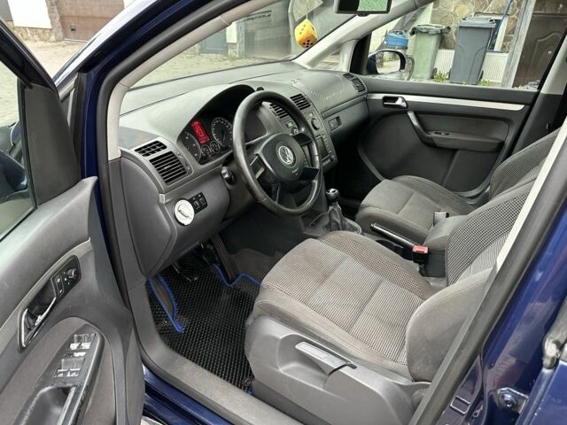 Синий Фольксваген Туран, объемом двигателя 2 л и пробегом 468 тыс. км за 3999 $, фото 15 на Automoto.ua