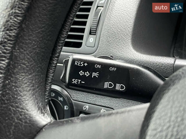 Синий Фольксваген Туран, объемом двигателя 1.6 л и пробегом 233 тыс. км за 6500 $, фото 45 на Automoto.ua