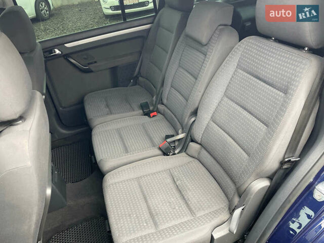 Синий Фольксваген Туран, объемом двигателя 1.6 л и пробегом 233 тыс. км за 6500 $, фото 26 на Automoto.ua