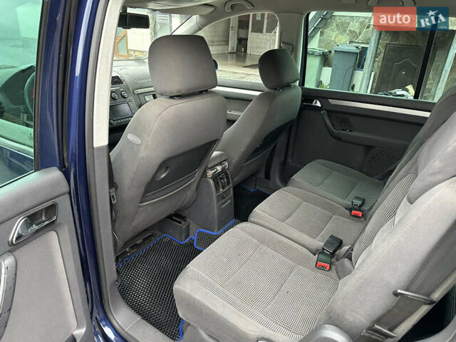 Синий Фольксваген Туран, объемом двигателя 2 л и пробегом 468 тыс. км за 3999 $, фото 16 на Automoto.ua