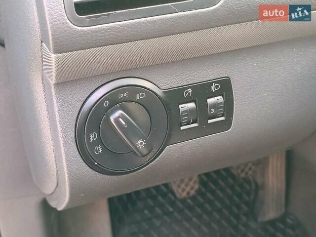 Синий Фольксваген Туран, объемом двигателя 2 л и пробегом 320 тыс. км за 5490 $, фото 23 на Automoto.ua