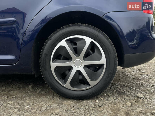 Синий Фольксваген Туран, объемом двигателя 1.6 л и пробегом 233 тыс. км за 6500 $, фото 16 на Automoto.ua