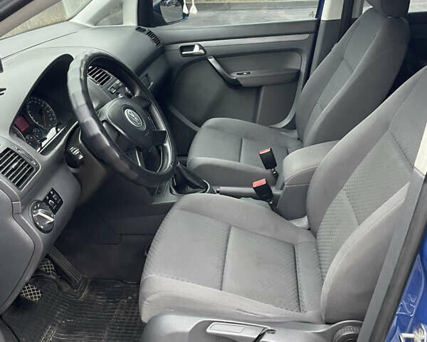 Синий Фольксваген Туран, объемом двигателя 1.9 л и пробегом 253 тыс. км за 5500 $, фото 9 на Automoto.ua