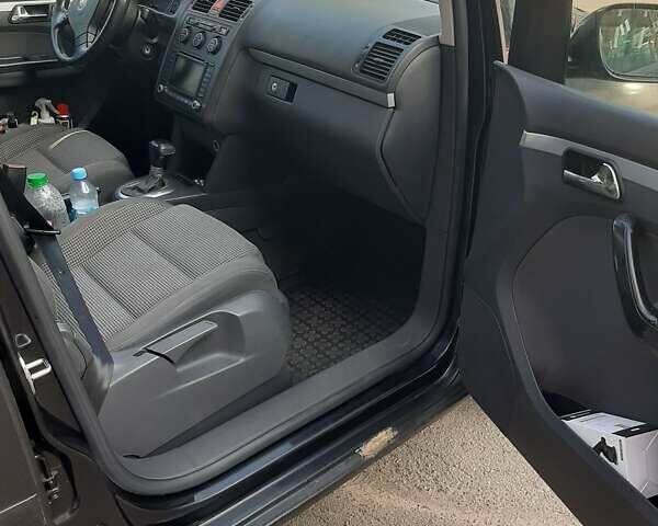 Синий Фольксваген Туран, объемом двигателя 2 л и пробегом 360 тыс. км за 4500 $, фото 3 на Automoto.ua