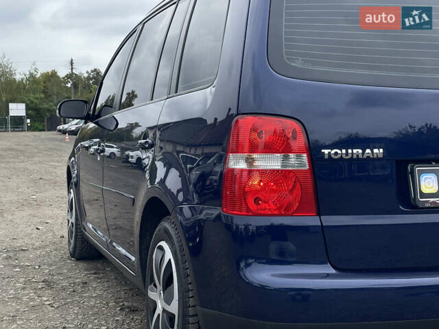 Синий Фольксваген Туран, объемом двигателя 1.6 л и пробегом 233 тыс. км за 6500 $, фото 11 на Automoto.ua