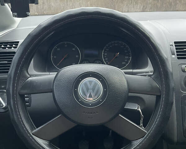 Синий Фольксваген Туран, объемом двигателя 1.9 л и пробегом 253 тыс. км за 5500 $, фото 10 на Automoto.ua