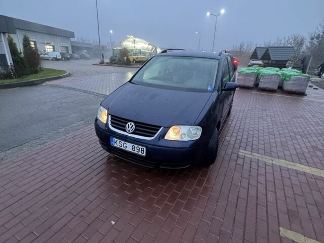 Синий Фольксваген Туран, объемом двигателя 1.9 л и пробегом 400 тыс. км за 2400 $, фото 1 на Automoto.ua