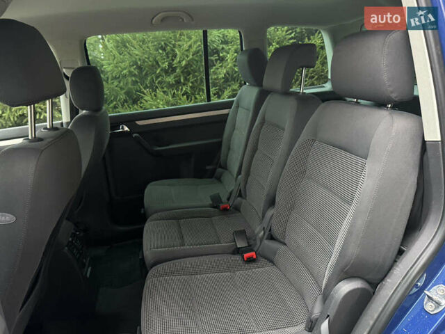 Синій Фольксваген Туран, об'ємом двигуна 1.6 л та пробігом 203 тис. км за 5900 $, фото 8 на Automoto.ua