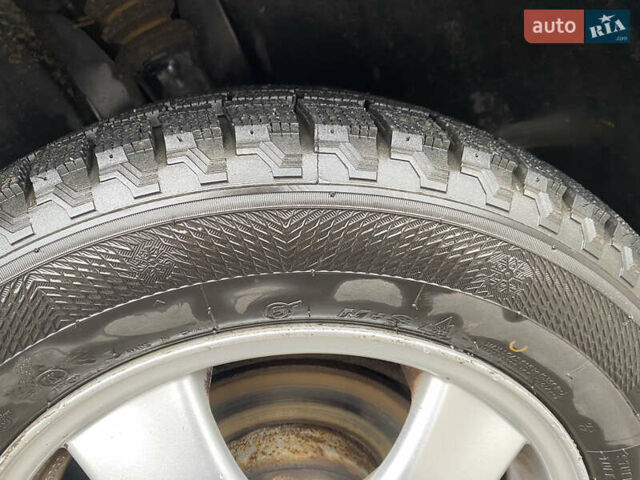 Синий Фольксваген Туран, объемом двигателя 1.6 л и пробегом 199 тыс. км за 6700 $, фото 37 на Automoto.ua