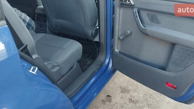 Синій Фольксваген Туран, об'ємом двигуна 1.6 л та пробігом 206 тис. км за 6300 $, фото 13 на Automoto.ua