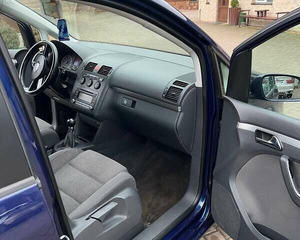 Синий Фольксваген Туран, объемом двигателя 1.6 л и пробегом 204 тыс. км за 6200 $, фото 15 на Automoto.ua