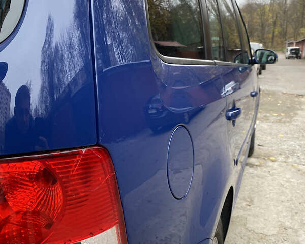 Синий Фольксваген Туран, объемом двигателя 1.6 л и пробегом 199 тыс. км за 6700 $, фото 28 на Automoto.ua