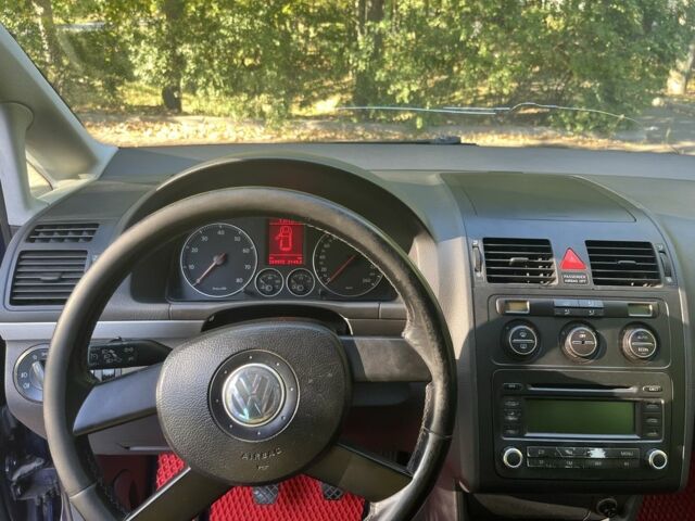 Синий Фольксваген Туран, объемом двигателя 1.6 л и пробегом 270 тыс. км за 6000 $, фото 9 на Automoto.ua