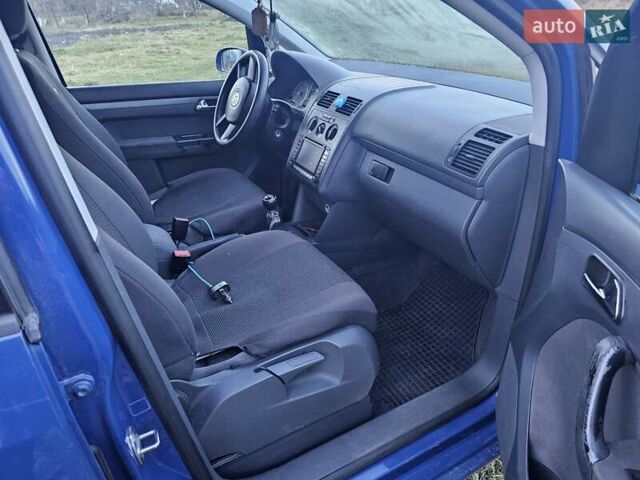 Синий Фольксваген Туран, объемом двигателя 1.9 л и пробегом 273 тыс. км за 5500 $, фото 3 на Automoto.ua