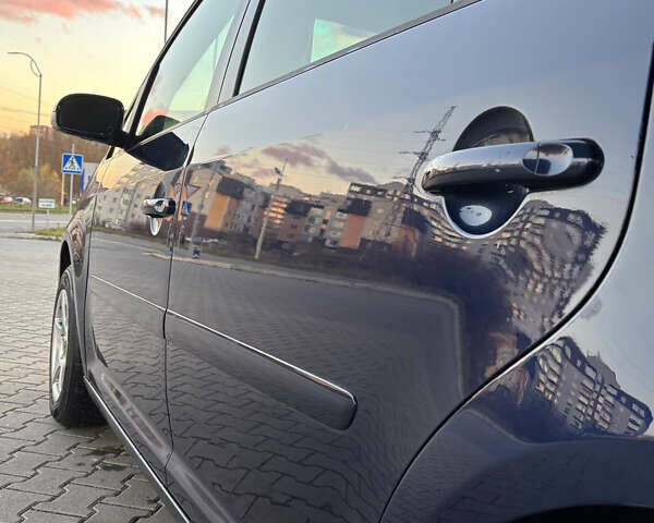 Синий Фольксваген Туран, объемом двигателя 1.6 л и пробегом 251 тыс. км за 6700 $, фото 15 на Automoto.ua