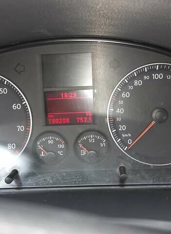 Синий Фольксваген Туран, объемом двигателя 1.6 л и пробегом 180 тыс. км за 6500 $, фото 10 на Automoto.ua