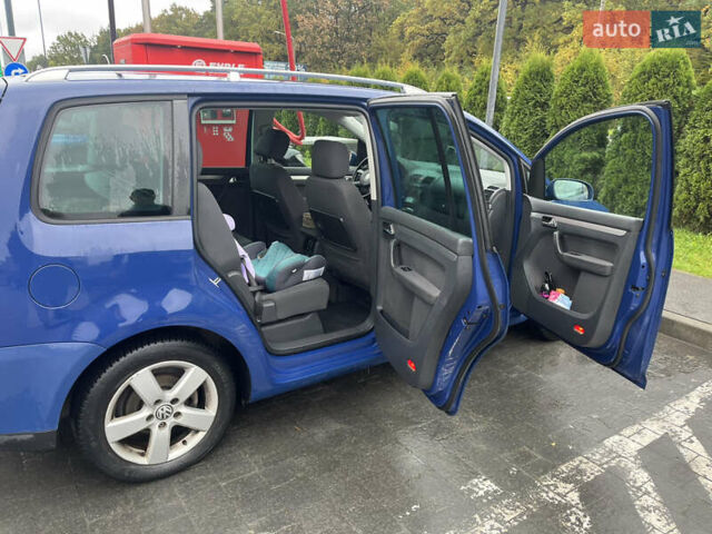 Синій Фольксваген Туран, об'ємом двигуна 1.6 л та пробігом 160 тис. км за 7300 $, фото 2 на Automoto.ua