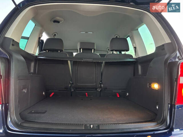 Синий Фольксваген Туран, объемом двигателя 1.6 л и пробегом 251 тыс. км за 6700 $, фото 38 на Automoto.ua