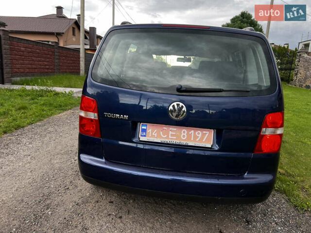 Синий Фольксваген Туран, объемом двигателя 1.6 л и пробегом 200 тыс. км за 5500 $, фото 7 на Automoto.ua