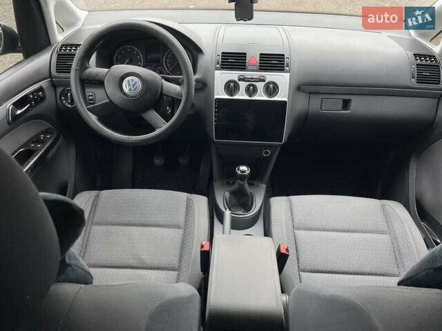 Синий Фольксваген Туран, объемом двигателя 1.6 л и пробегом 233 тыс. км за 6500 $, фото 42 на Automoto.ua