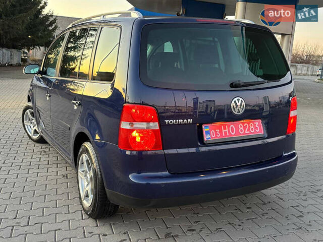 Синий Фольксваген Туран, объемом двигателя 1.6 л и пробегом 251 тыс. км за 6700 $, фото 47 на Automoto.ua