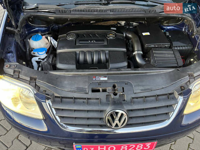 Синий Фольксваген Туран, объемом двигателя 1.6 л и пробегом 251 тыс. км за 6700 $, фото 41 на Automoto.ua
