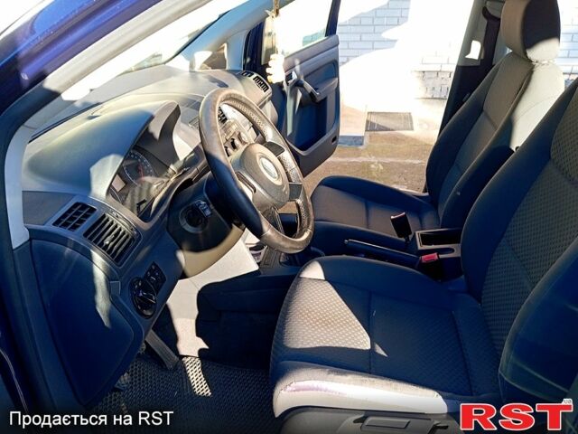 Синій Фольксваген Туран, об'ємом двигуна 1.9 л та пробігом 320 тис. км за 5350 $, фото 7 на Automoto.ua