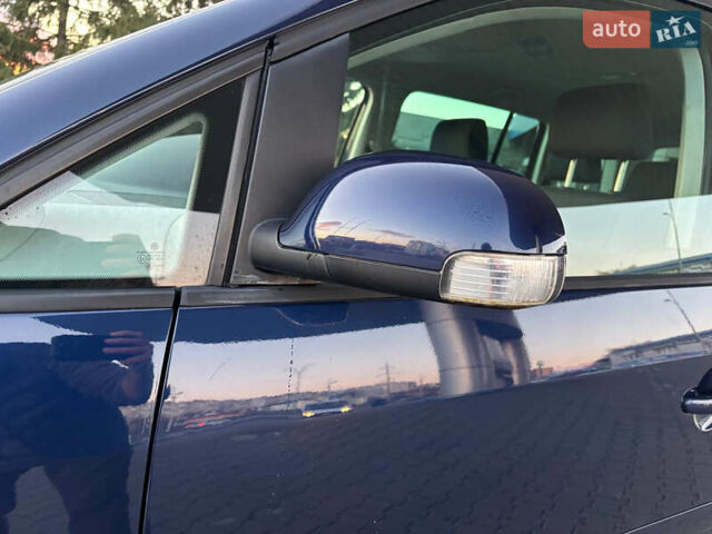 Синий Фольксваген Туран, объемом двигателя 1.6 л и пробегом 251 тыс. км за 6700 $, фото 14 на Automoto.ua