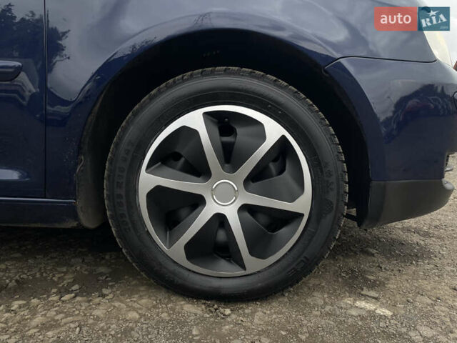 Синий Фольксваген Туран, объемом двигателя 1.6 л и пробегом 233 тыс. км за 6500 $, фото 18 на Automoto.ua