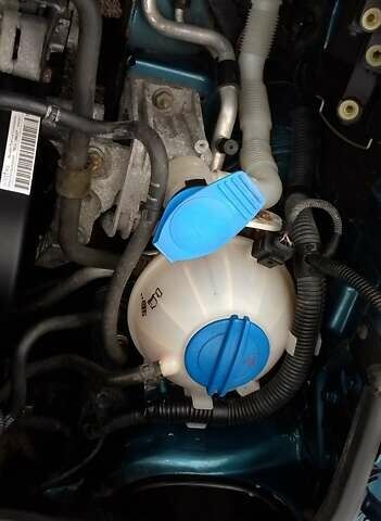 Синий Фольксваген Туран, объемом двигателя 1.6 л и пробегом 180 тыс. км за 6500 $, фото 14 на Automoto.ua