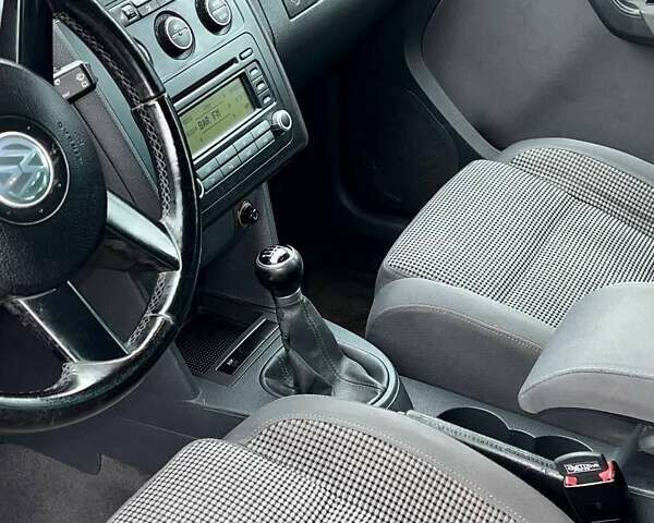 Синий Фольксваген Туран, объемом двигателя 1.6 л и пробегом 204 тыс. км за 6200 $, фото 11 на Automoto.ua