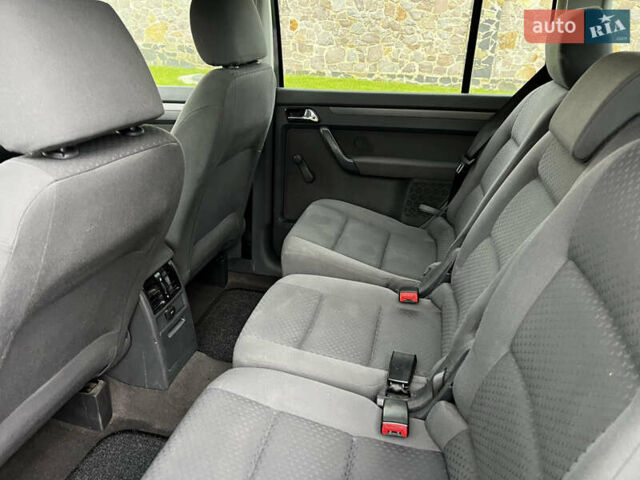 Синий Фольксваген Туран, объемом двигателя 1.6 л и пробегом 200 тыс. км за 5500 $, фото 10 на Automoto.ua