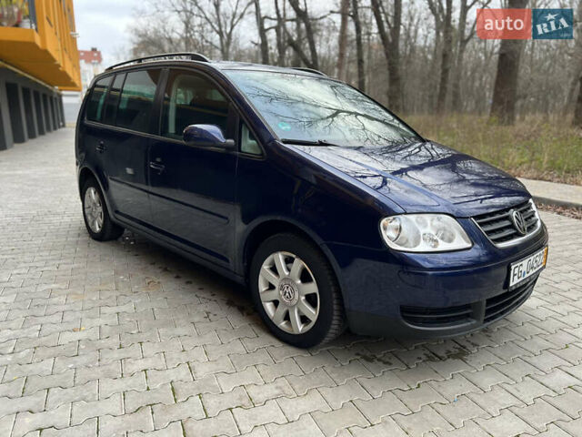 Синій Фольксваген Туран, об'ємом двигуна 1.6 л та пробігом 240 тис. км за 6700 $, фото 11 на Automoto.ua