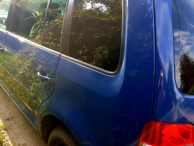 Синий Фольксваген Туран, объемом двигателя 1.6 л и пробегом 420 тыс. км за 4500 $, фото 6 на Automoto.ua