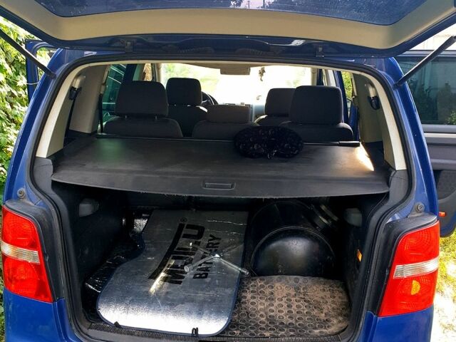 Синий Фольксваген Туран, объемом двигателя 1.6 л и пробегом 420 тыс. км за 4500 $, фото 12 на Automoto.ua