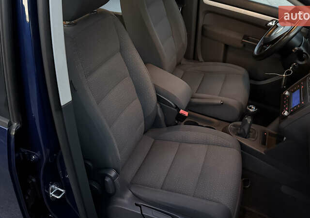 Синій Фольксваген Туран, об'ємом двигуна 1.6 л та пробігом 282 тис. км за 6500 $, фото 43 на Automoto.ua