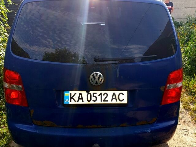 Синий Фольксваген Туран, объемом двигателя 1.6 л и пробегом 420 тыс. км за 4500 $, фото 3 на Automoto.ua