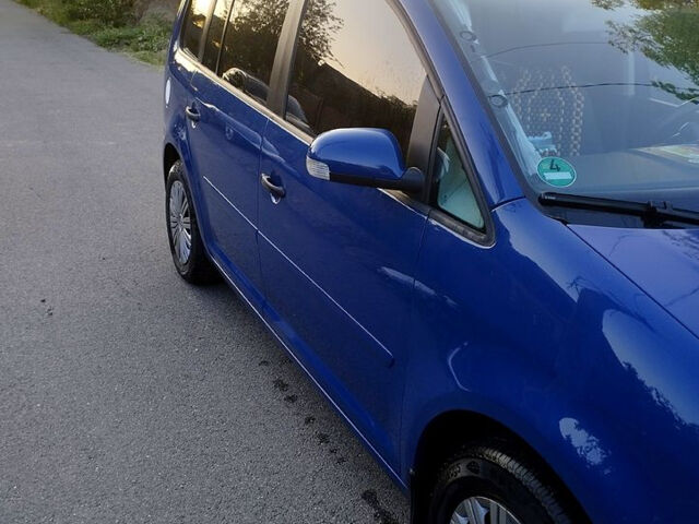 Синій Фольксваген Туран, об'ємом двигуна 1.9 л та пробігом 273 тис. км за 5700 $, фото 2 на Automoto.ua