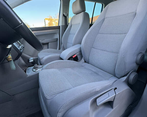 Синий Фольксваген Туран, объемом двигателя 2 л и пробегом 207 тыс. км за 6499 $, фото 29 на Automoto.ua