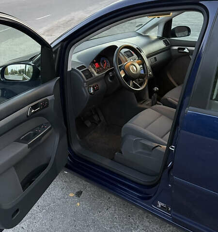 Синій Фольксваген Туран, об'ємом двигуна 1.6 л та пробігом 282 тис. км за 6500 $, фото 14 на Automoto.ua