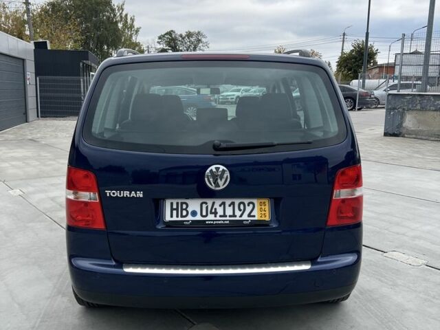 Синий Фольксваген Туран, объемом двигателя 1.6 л и пробегом 247 тыс. км за 7200 $, фото 8 на Automoto.ua